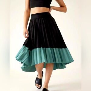 Athleta Swing Forward Pleated Skirt